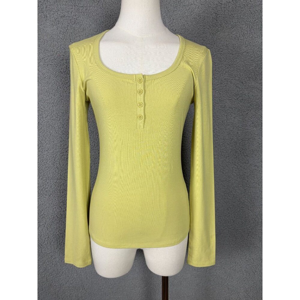Meetrendi Women's Long Sleeve  1/4 Button Henley Top Cactus Green Medium NWT's